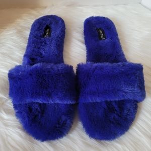 Bamboo royal fur slides